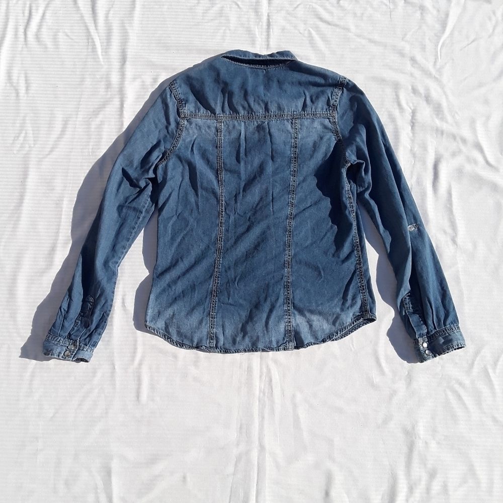 Wet Seal Chambray top - Picture 2 of 10